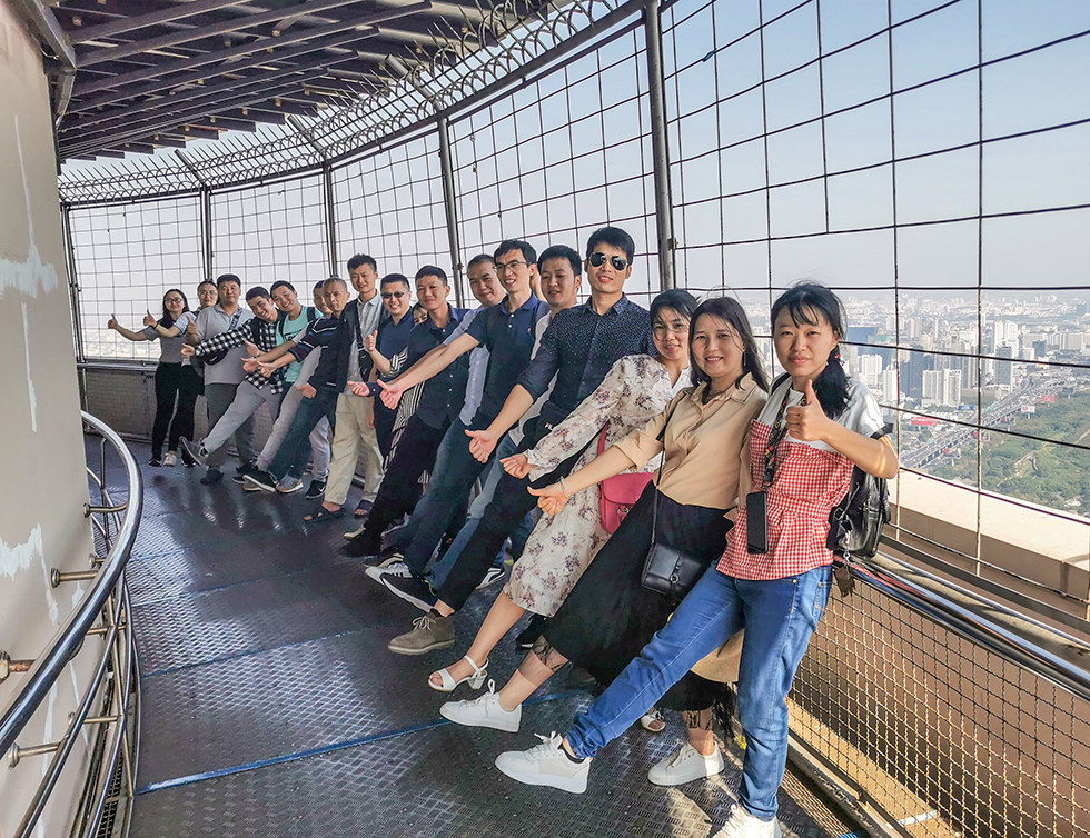 SKYLAB小伙伴84層高樓觀賞風(fēng)景.jpg