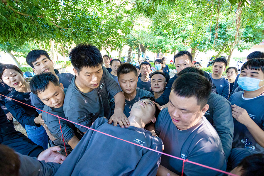 團(tuán)建活動-穿越黑洞 (4).jpg